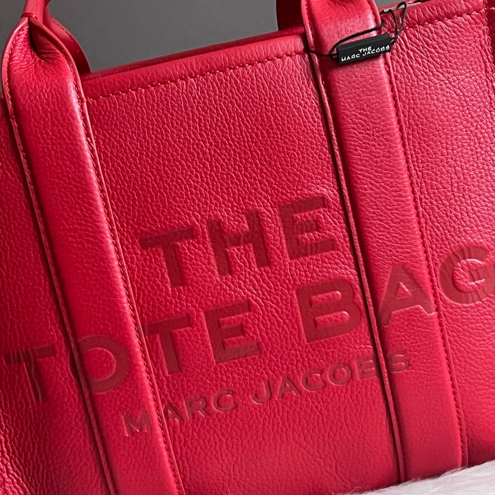 Marc Jacobs The Leather Medium Tote Bag - Picture 2 of 16